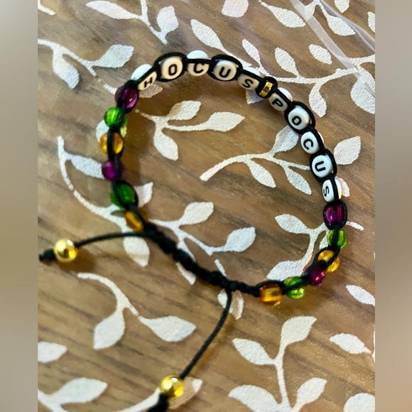 Set of 4 Handmade HOCUS POCUS Themed Beaded Bracelets - Adjustable Size - Picture 6 of 8